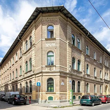 Big Joe Διαμέρισμα